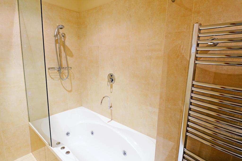 Falls Creek Country Club Hotel Phòng bức ảnh